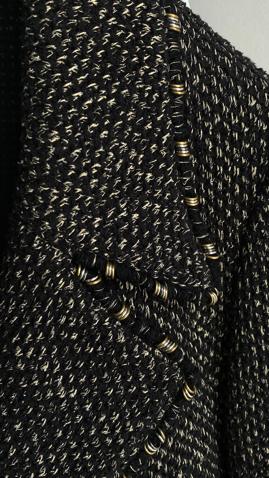 Chanel Spring 2006 Black & Gold Herringbone Tweed Jacket - FR 38 / US 4-6