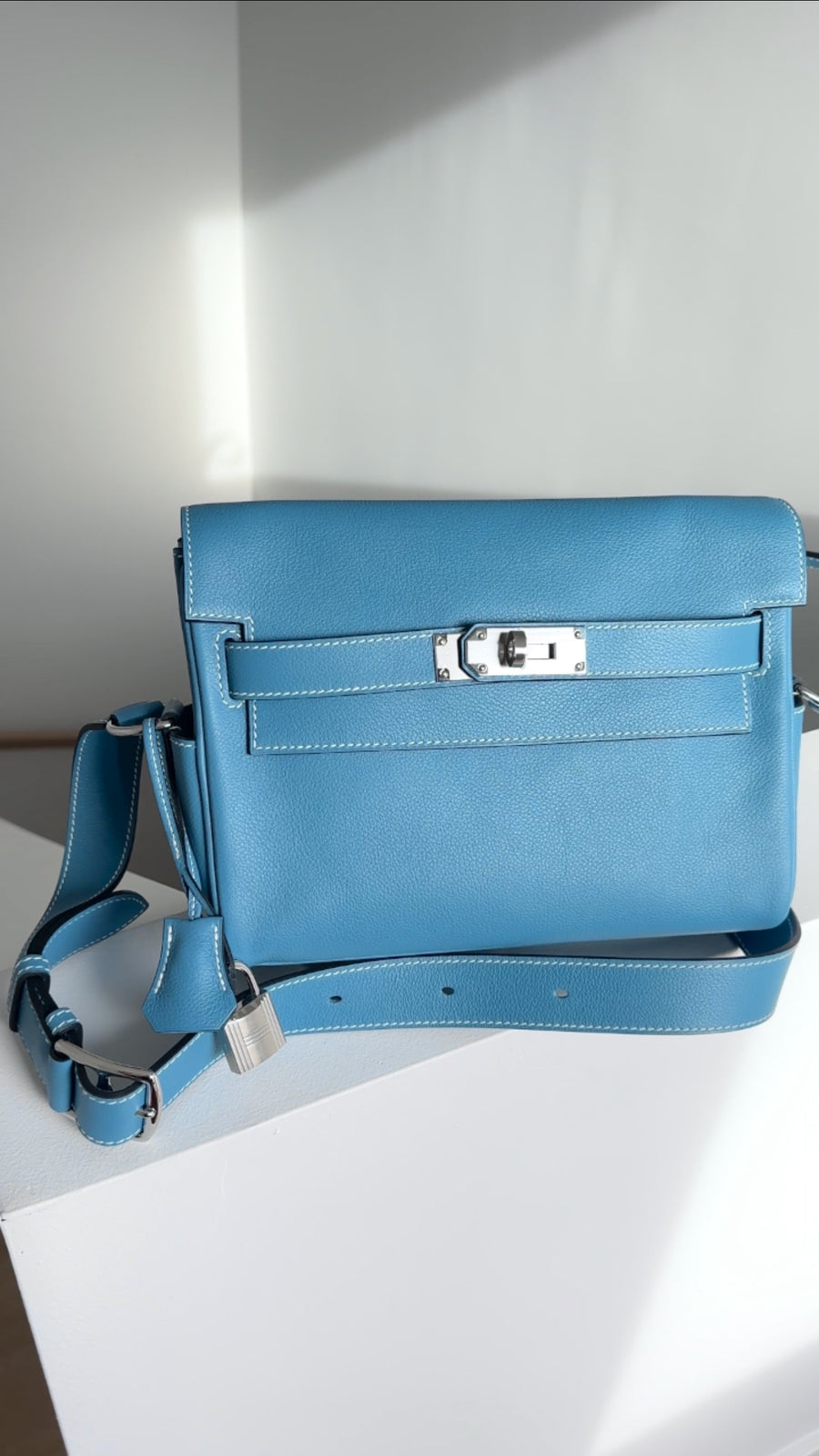 Hermes Kelly Messenger PM Evercolour New Blue Jean PHW