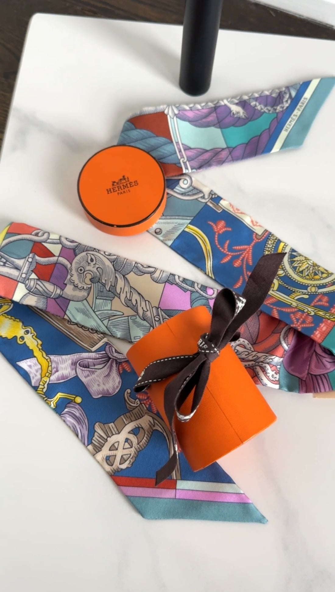 Hermes Cavalleria D'etriers Celedon / Blue / Old Pink Twilly Silk