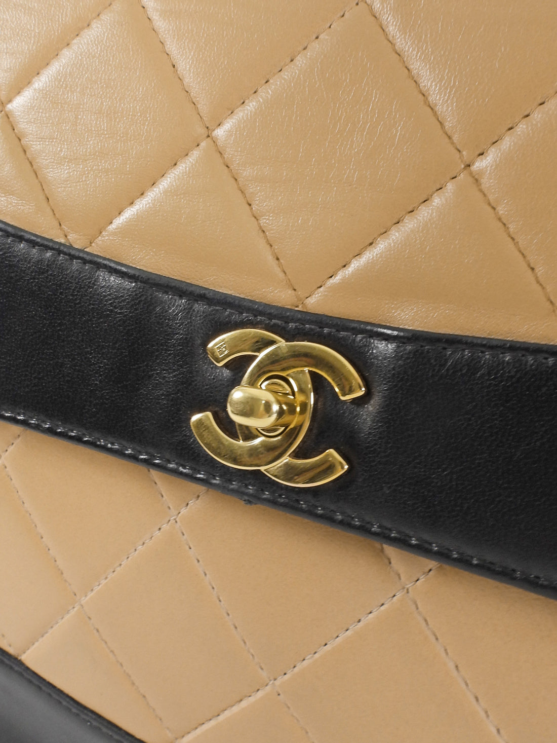Chanel Beige Black Vintage 2000 Quilted Lambskin Bicolour Flap Shoulder Bag