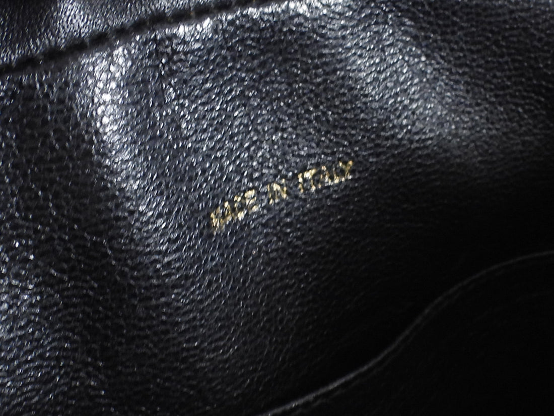 Chanel Black Vintage 1991 Caviar Quilted CC Medium Flap Front Chain Camera Bag