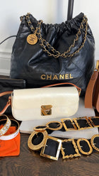 Louis Vuitton Ivory Perle Vernis Malibu Street Baguette Shoulder Bag