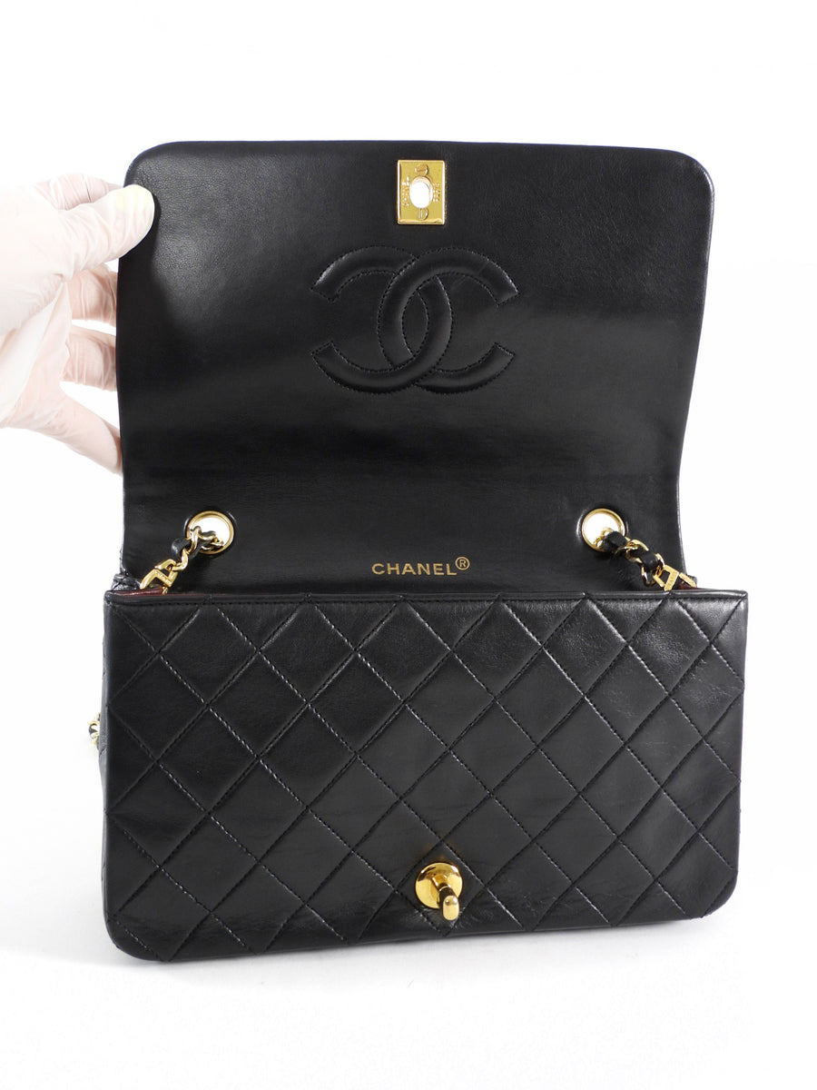 Chanel Black Vintage 1989 Quilted Leather Classic Full Flap Bag Small