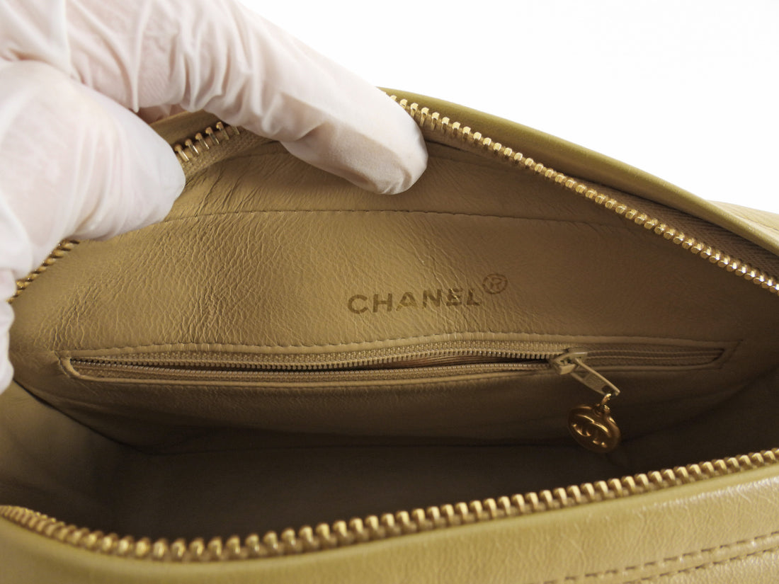 Chanel Vintage 1991 Beige Leather Medium Bijoux Tassel Flap Camera Bag