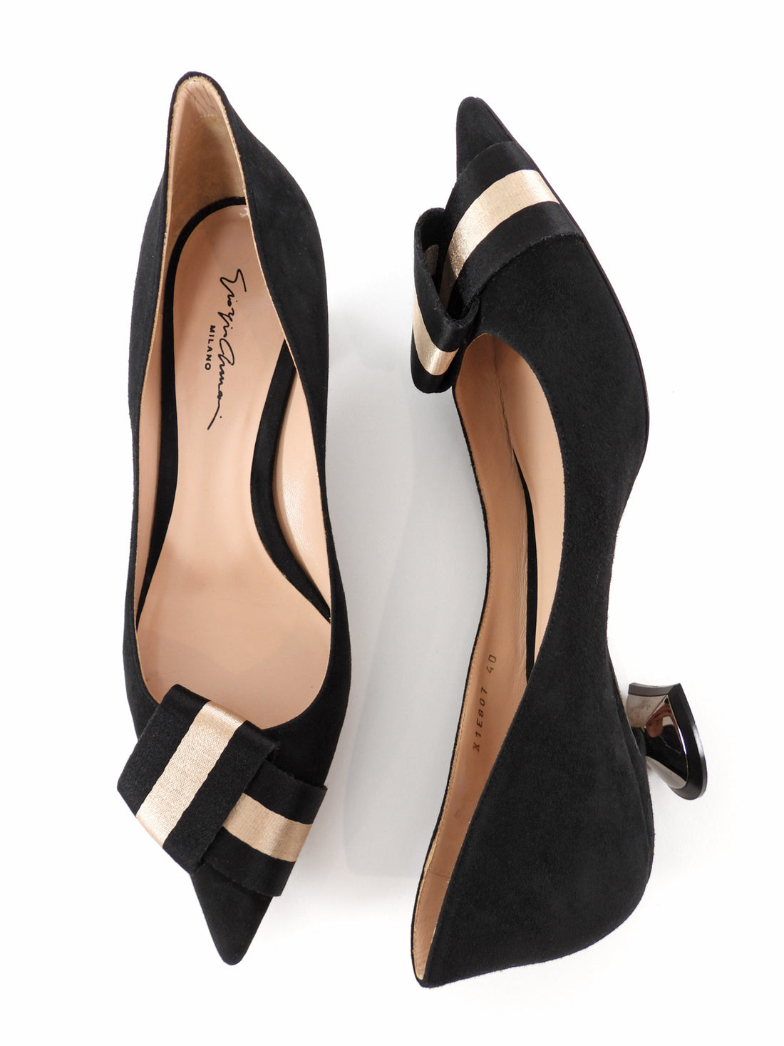Giorgio Armani Suede Kitten Heel Black - 40