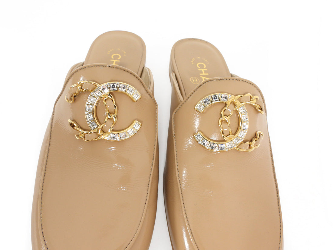 Chanel 25S Beige Patent Crystal Strass CC Flat Slide Mules  - 37