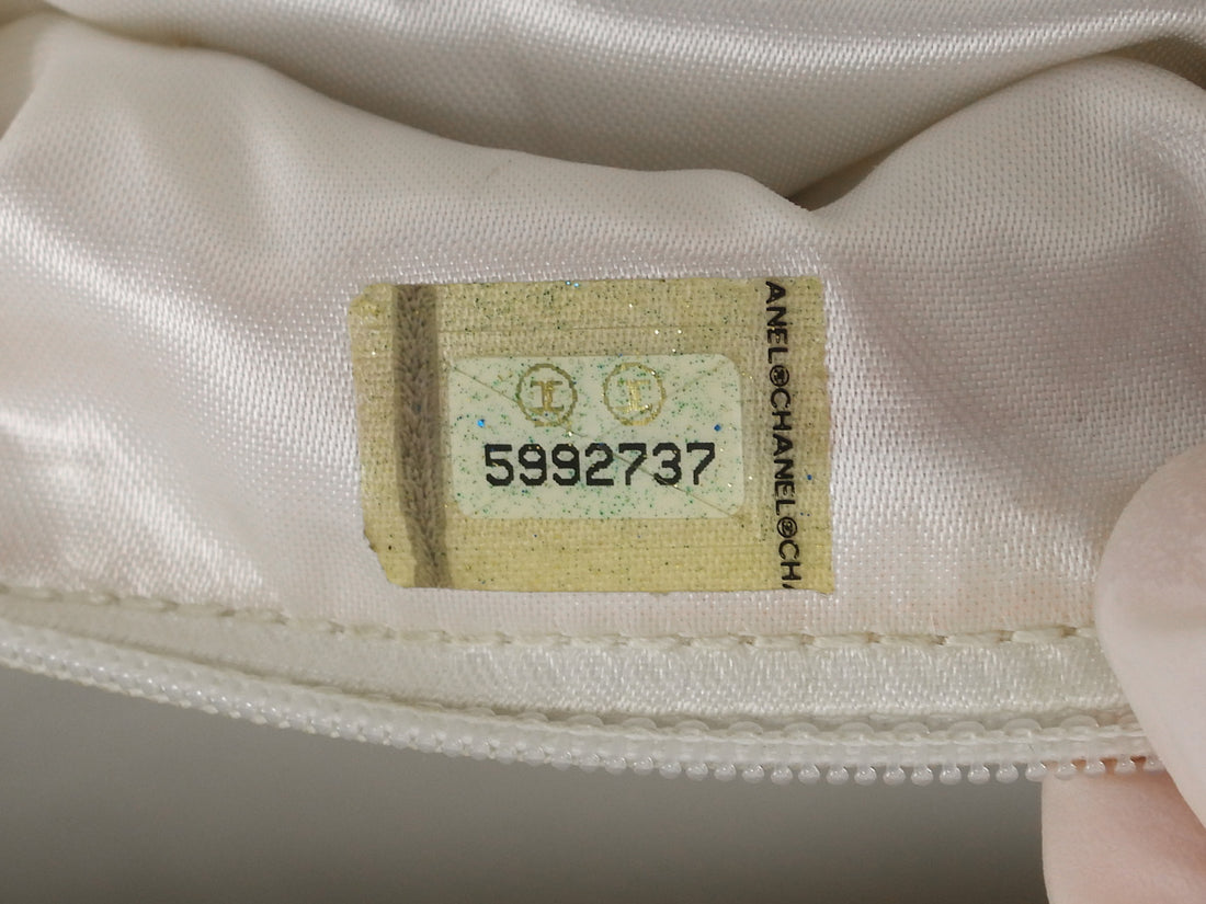 Chanel White Vintage 1997 CC Soft Envelope Shoulder Flap Bag SHW
