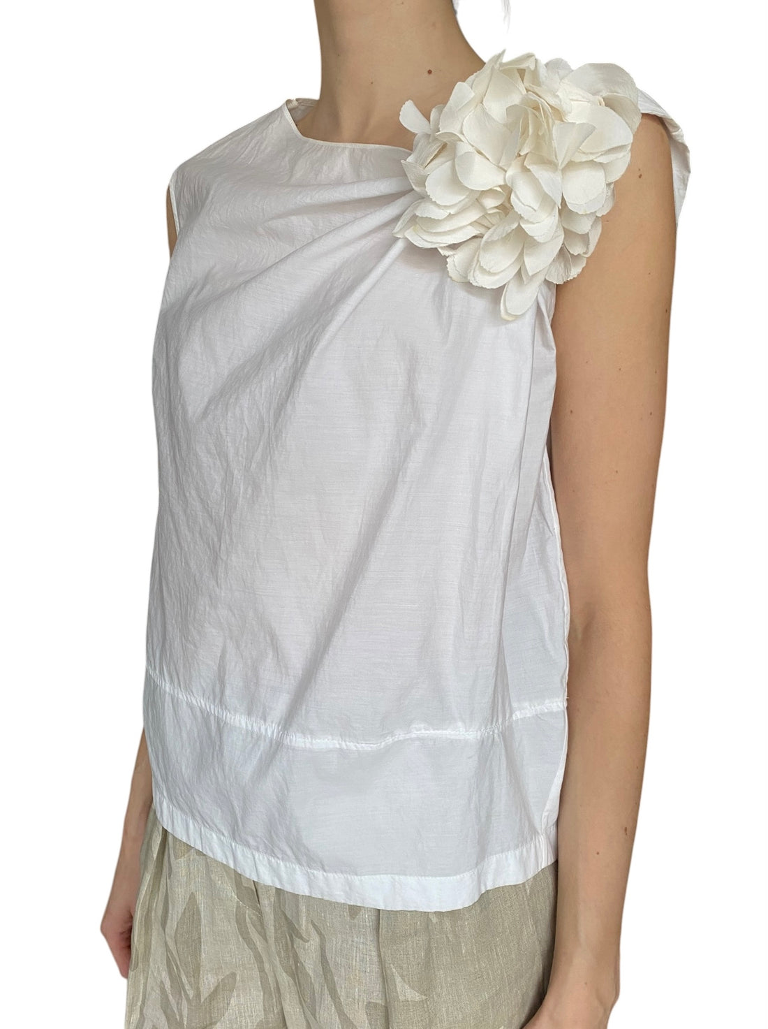 Brunello Cucinelli Ivory Floral Applique Sleeveless Top - US 2-4