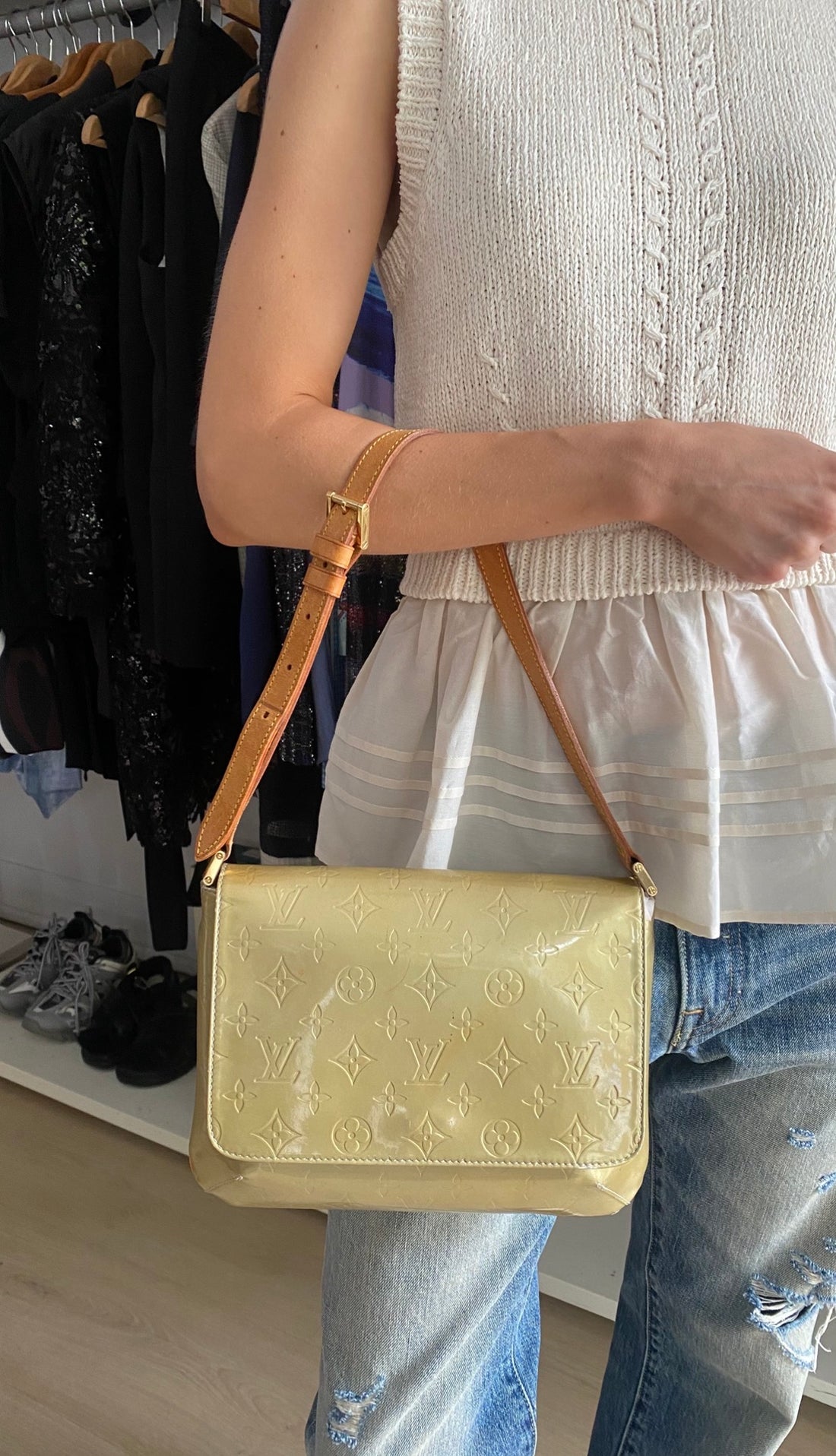 Louis Vuitton Vintage 1999 Thompson Street Yellow Monogram Vernis Shoulder Bag