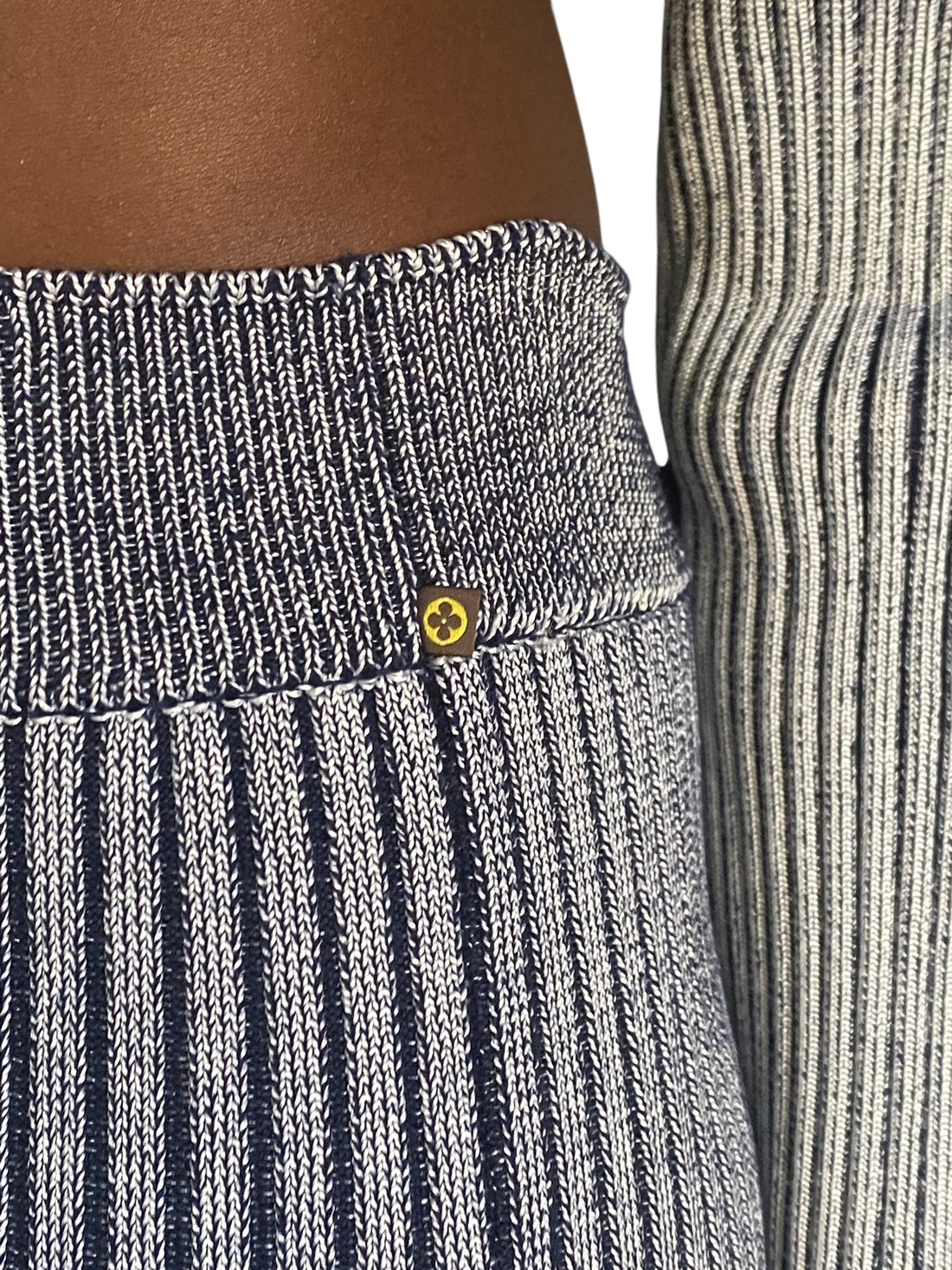 Louis Vuitton 2015 Navy Ribbed Knit Keyhole Sweater Skirt Set - M / US 6