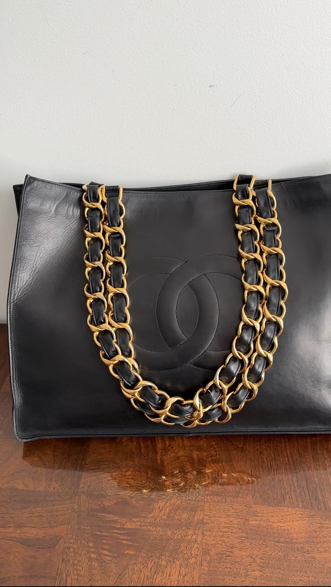 Chanel Vintage 1994 XL Smooth Lambskin Leather CC Chain Tote Bag