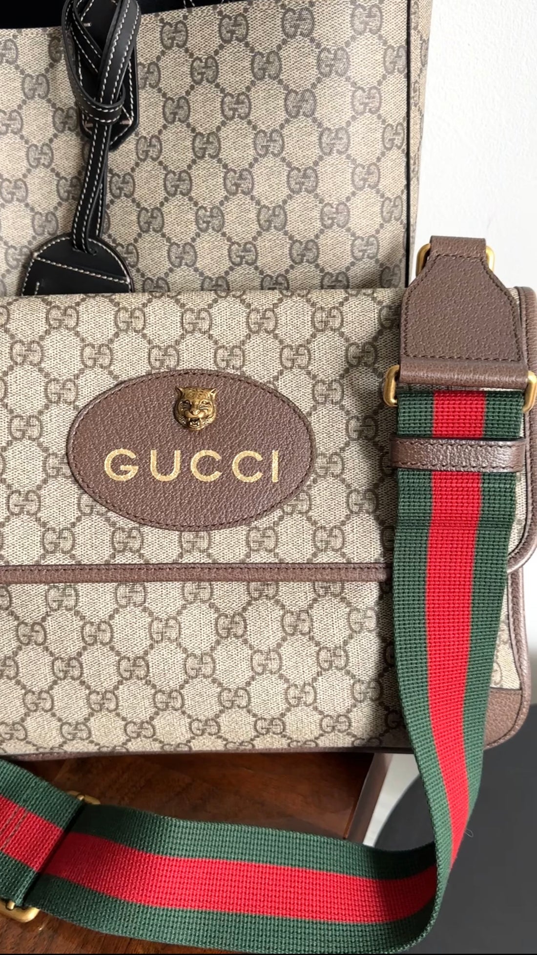 Gucci Supreme Neo Vintage Medium Messenger Bag