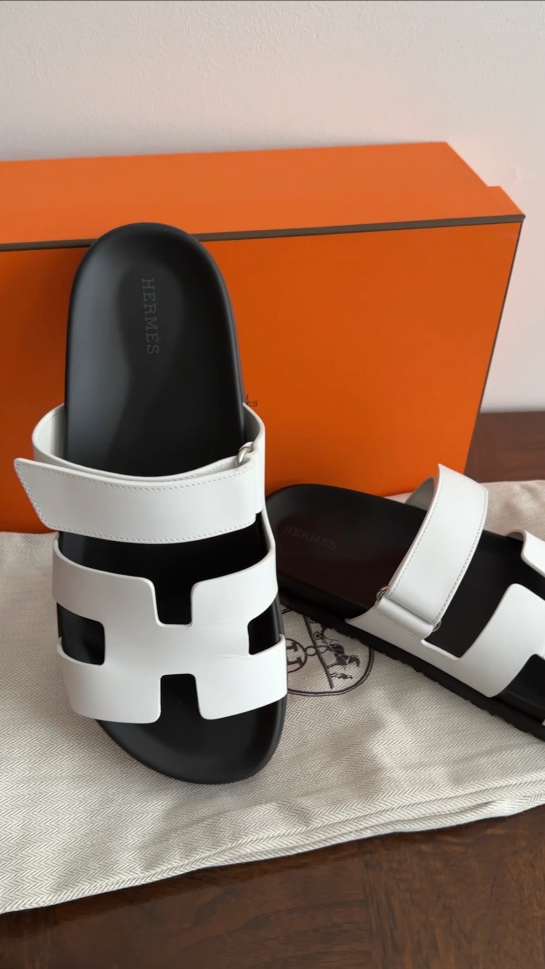 Hermes White Leather Chypre H Flat Sandals - 40 / 9