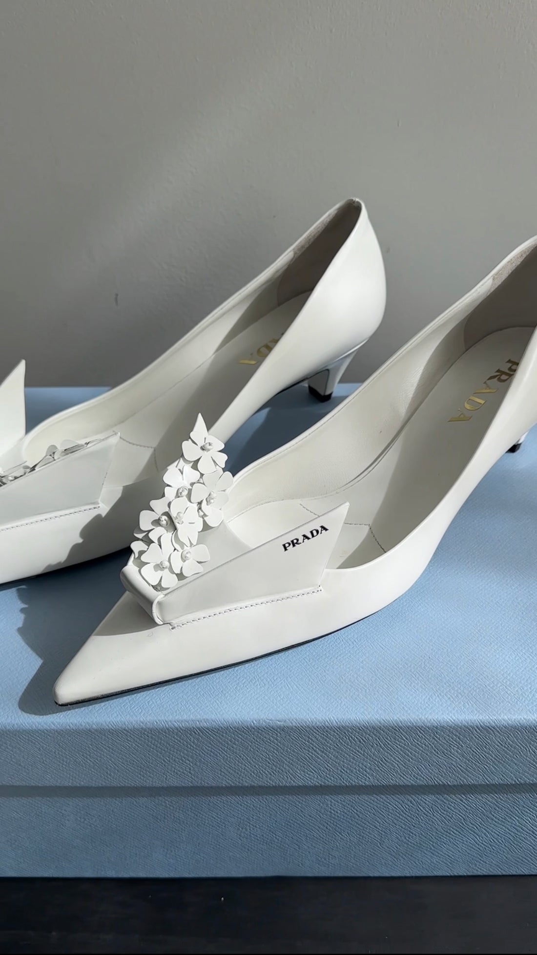 Prada White Brushed Leather Floral Applique Pumps - 42