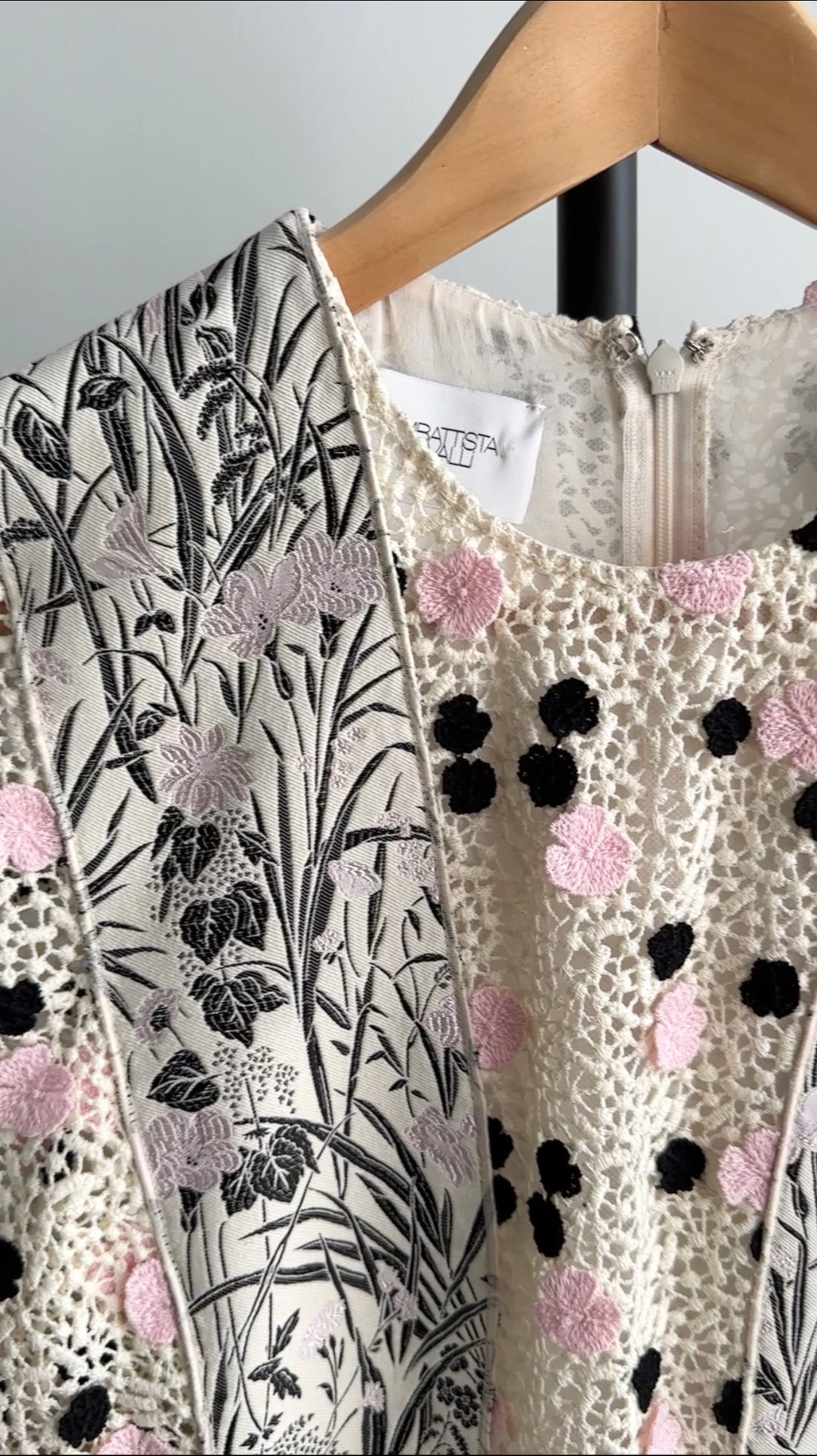 Giambattista Valli Ivory Pink Black Guipuire Lace Short Dress - S (6)