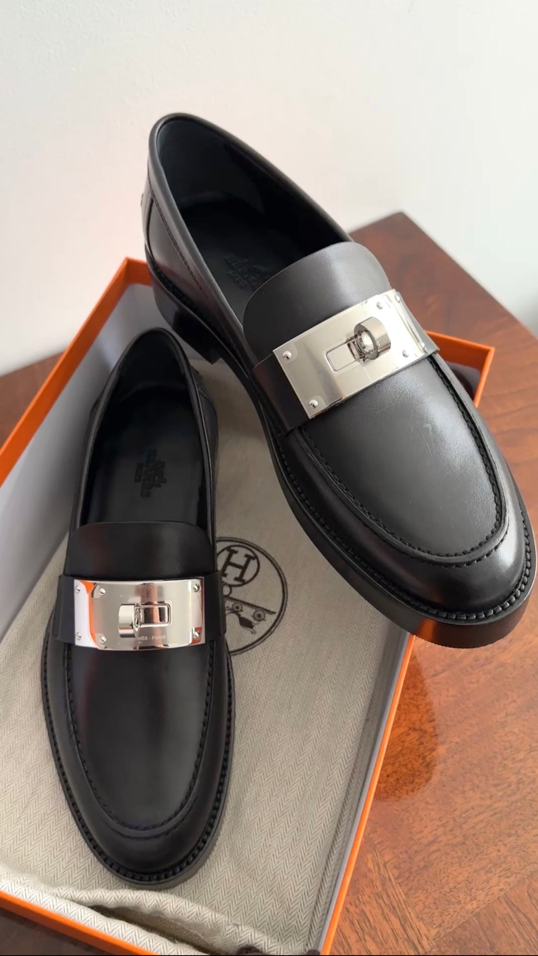 Hermes Black Leather Hot Loafer with Kelly Turn Lock - 37.5