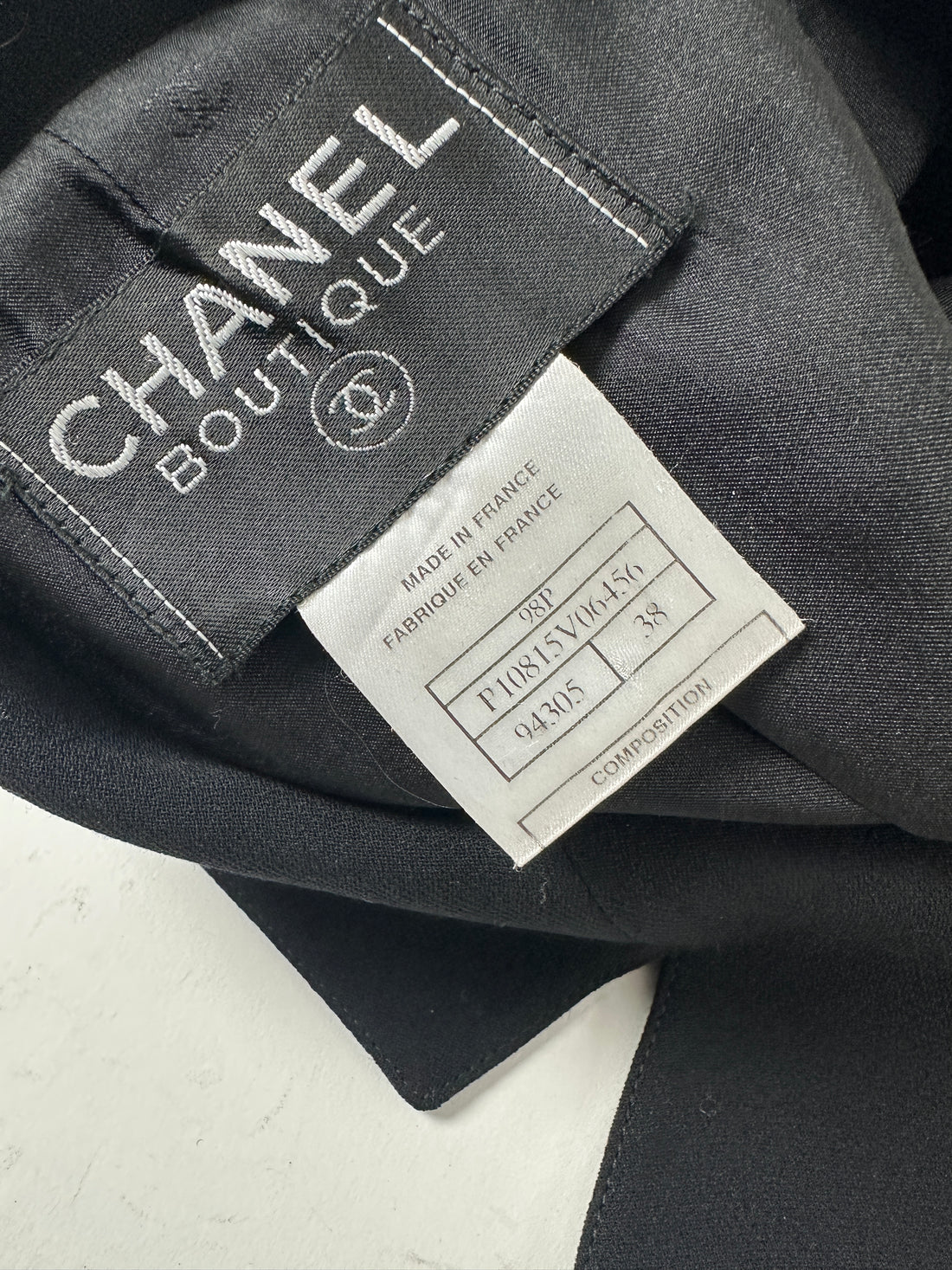 Chanel 98P Black Wool Fitted Long Blazer with Gold CC Buttons - FR36 / 4