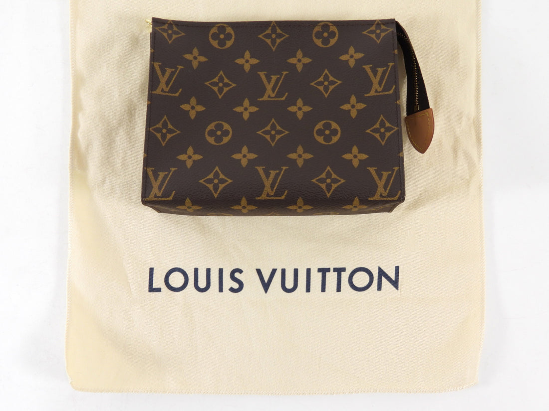 Louis Vuitton Monogram Poche Toilette / Toiletry Pouch 19