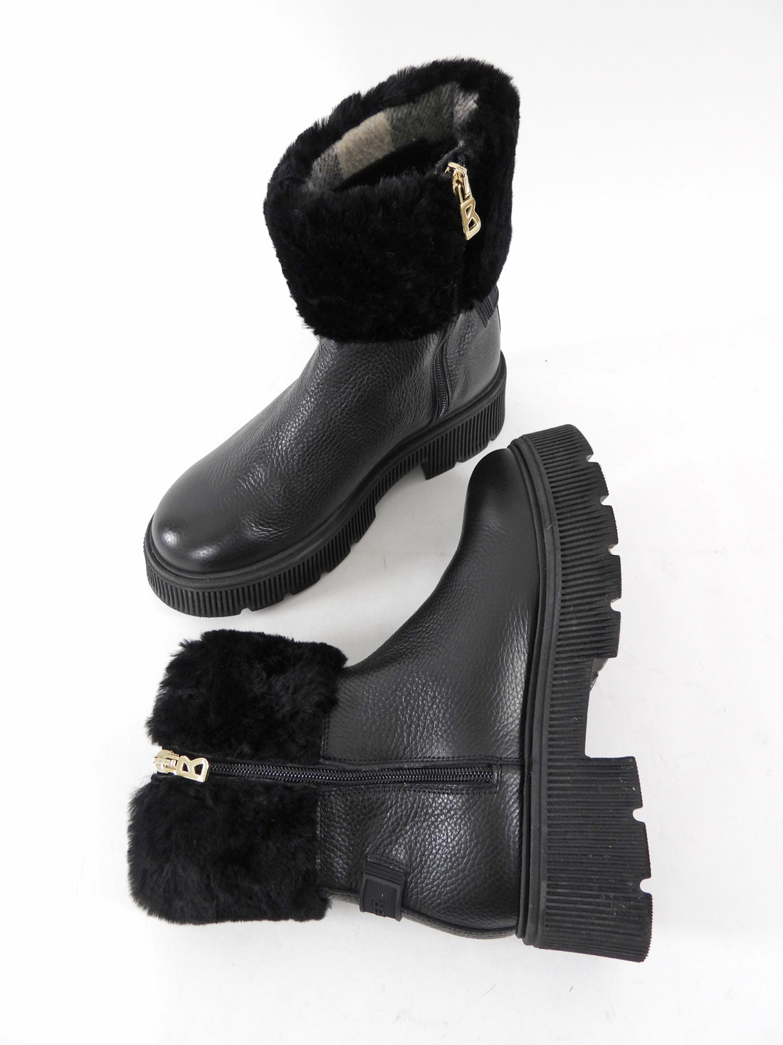 Bogner Black Leather and Shearling Turin 6 Lug Ankle Boot - 37