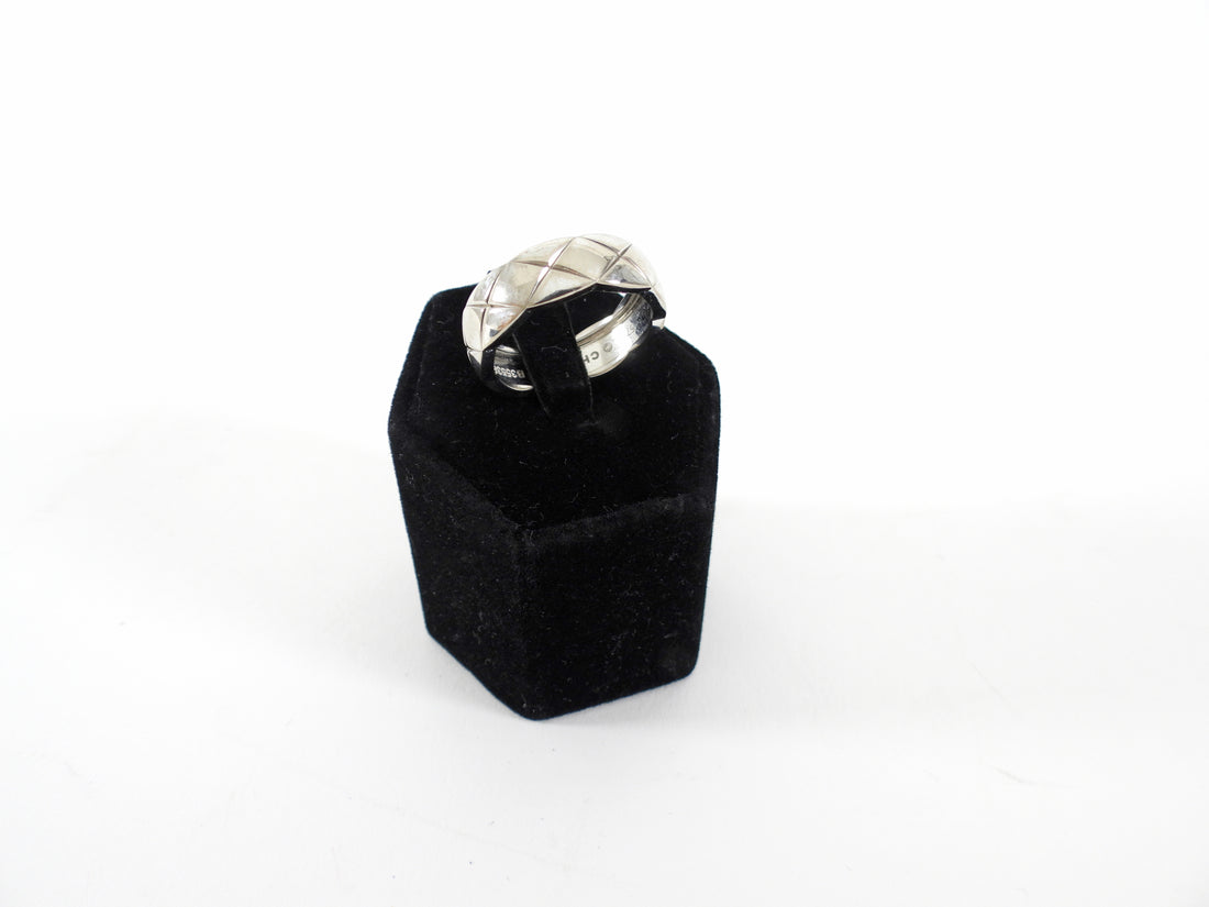 Chanel Coco Crush 18k White Gold Quilted Ring Medium Model - 57 / 8