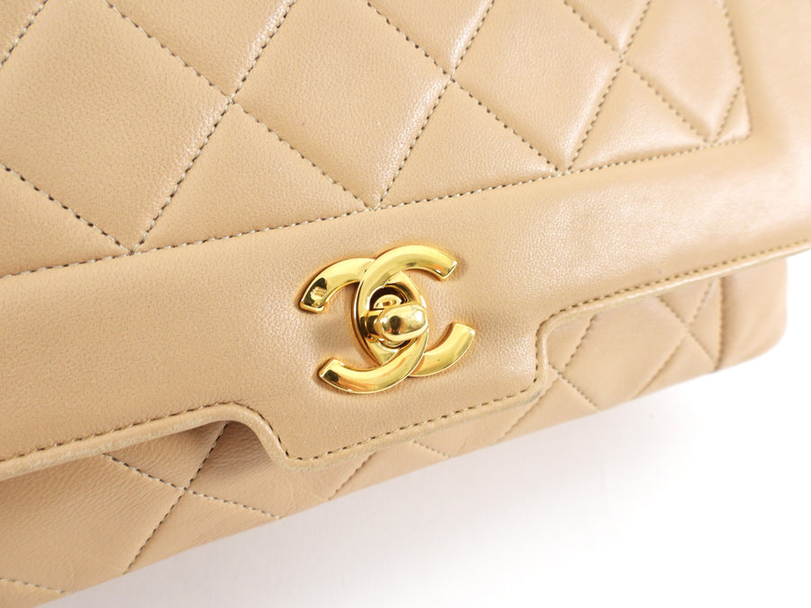 Chanel Beige Quilted Lambskin Diana Flap Medium Q6BGGN1II0000