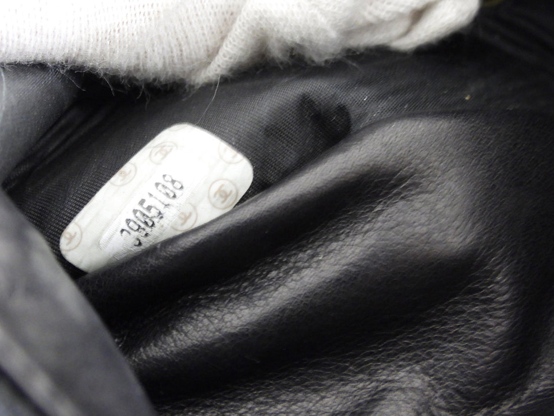 Chanel 1994 Vintage Timeless Classic Black Caviar Leather Wallet / Clutch