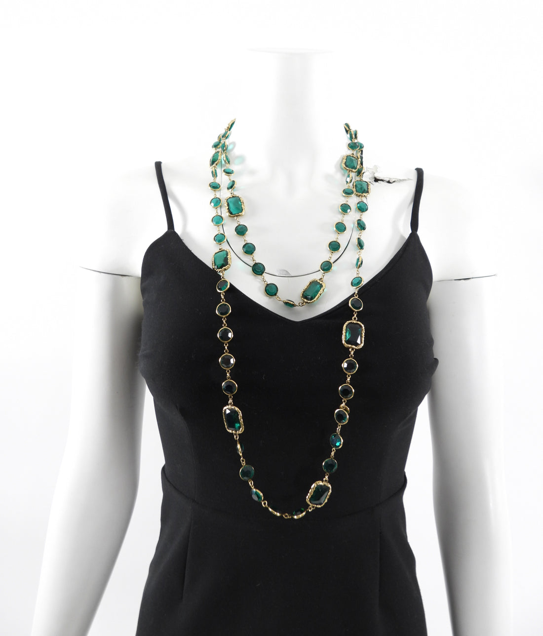 Chanel Vintage 1981 Emerald Green Gripoix Glass Chicklet Sautoir Necklace