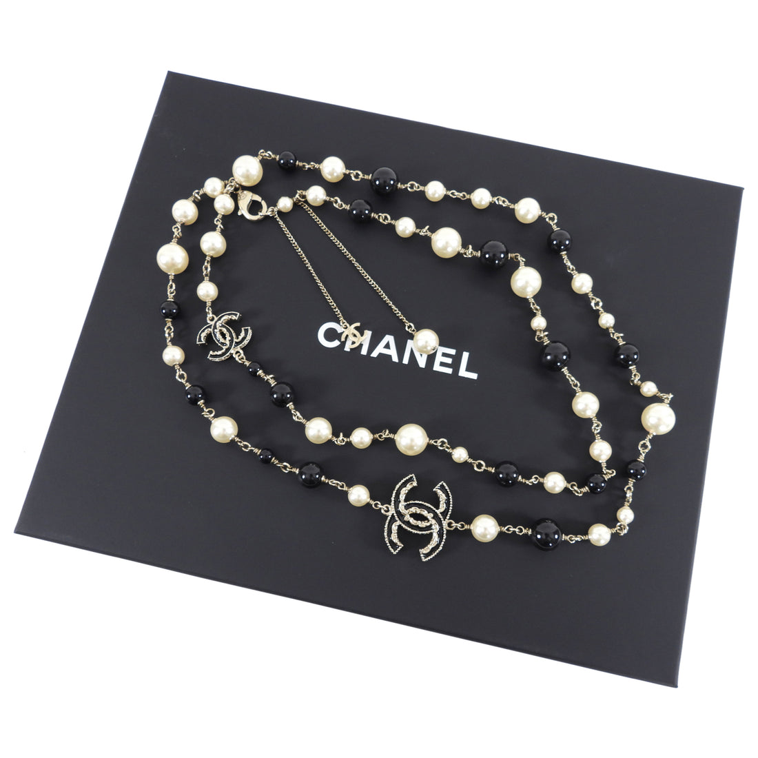 Chanel 14B Long Pearl Gripoix CC Enamel Necklace