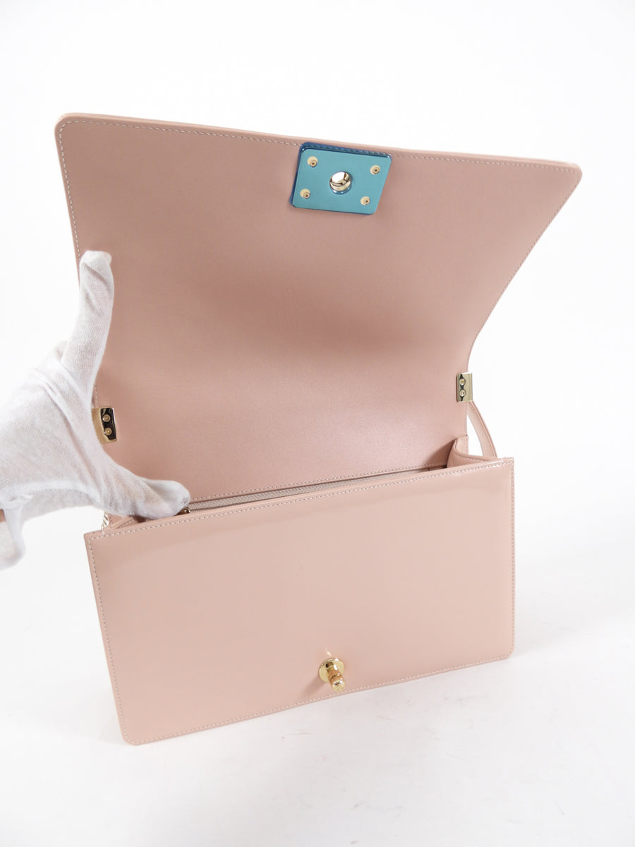 Chanel Iridescent Nude Pink Patent New-Medium Boy Bag GHW