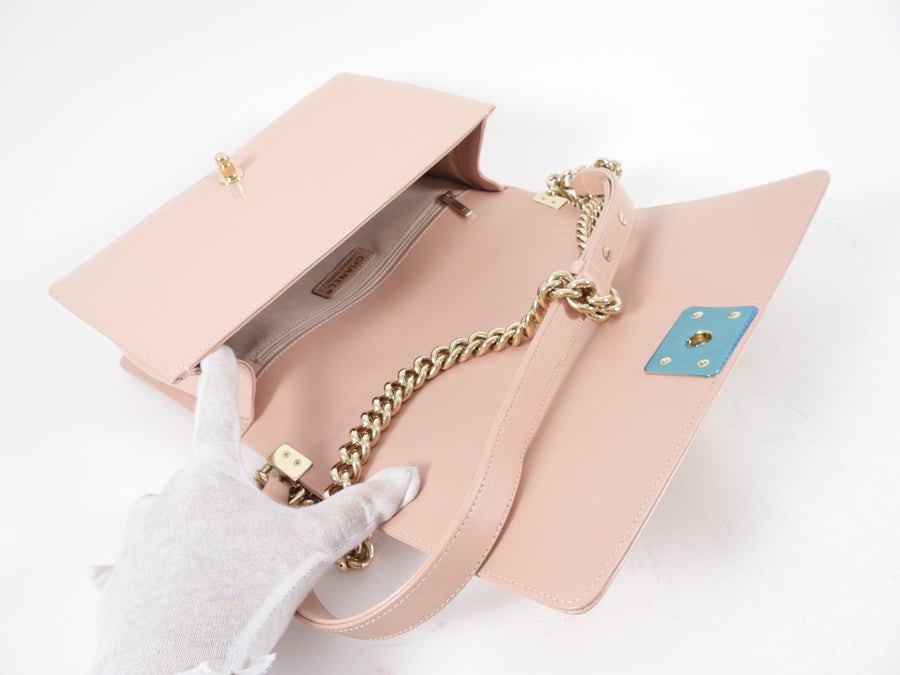 Chanel Iridescent Nude Pink Patent New-Medium Boy Bag GHW