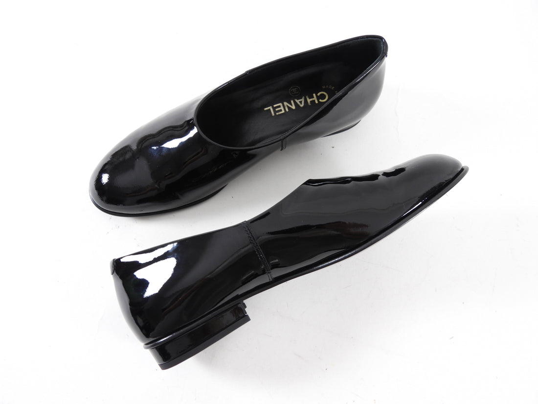 Chanel 25C Black Patent Leather Flat Slip on Shoes - 37.5 C