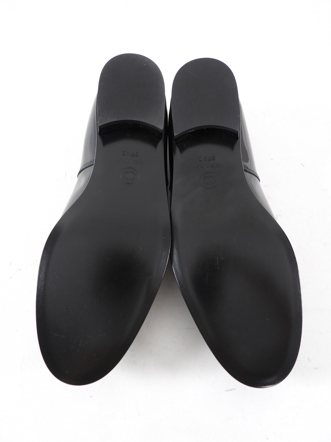 Chanel 25C Black Patent Leather Flat Slip on Shoes - 37.5 C