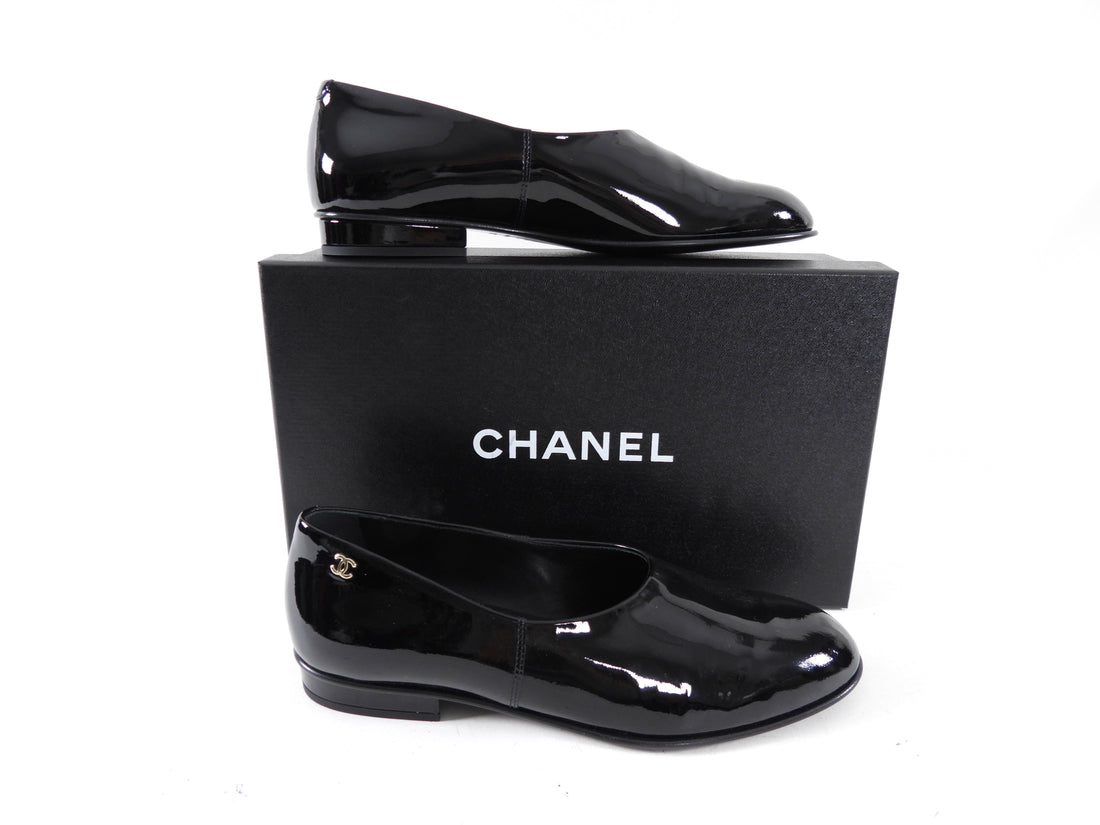 Chanel 25C Black Patent Leather Flat Slip on Shoes - 37.5 C
