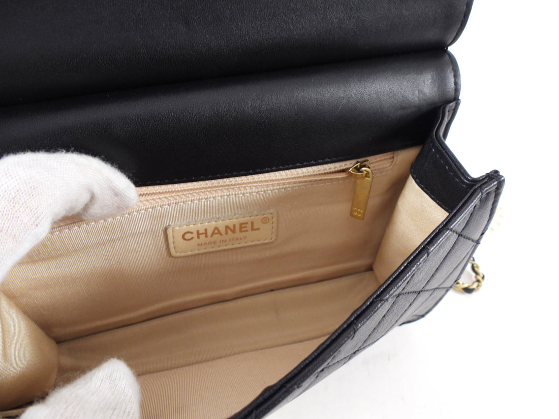 Chanel Black Quilted Leather Chic Pearls Flap Bag