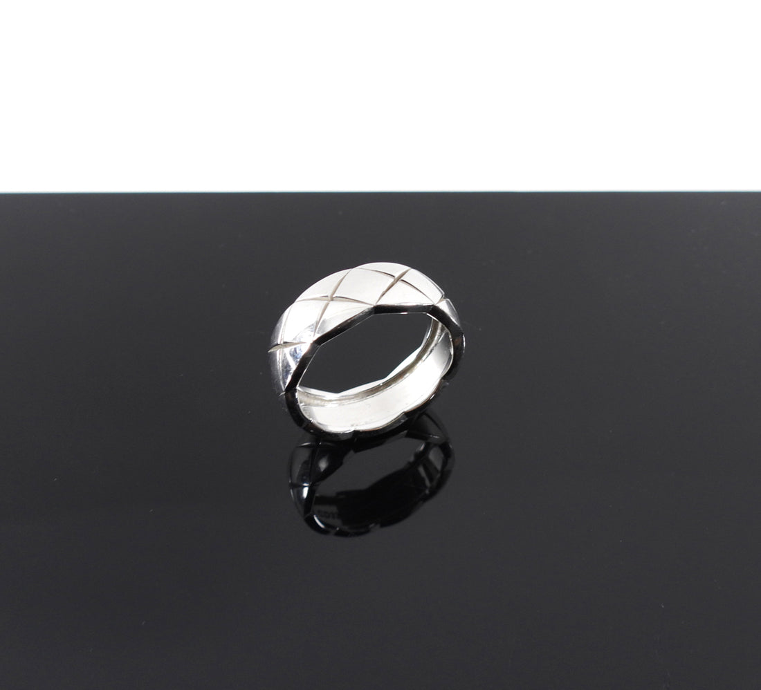Chanel 18k White Gold Coco Crush Quilted Band Ring - 53 / 6.5