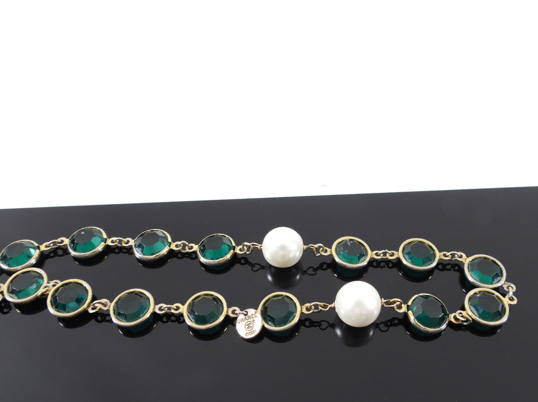 Chanel Vintage 1981 Green Gripoix Glass and Faux Pearl Sautoir Necklace