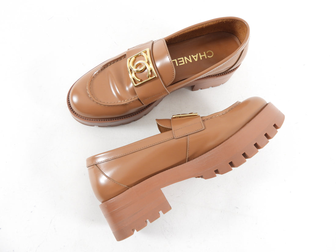 Chanel 2023 Tan Glossed Leather CC Tread Loafer - 37