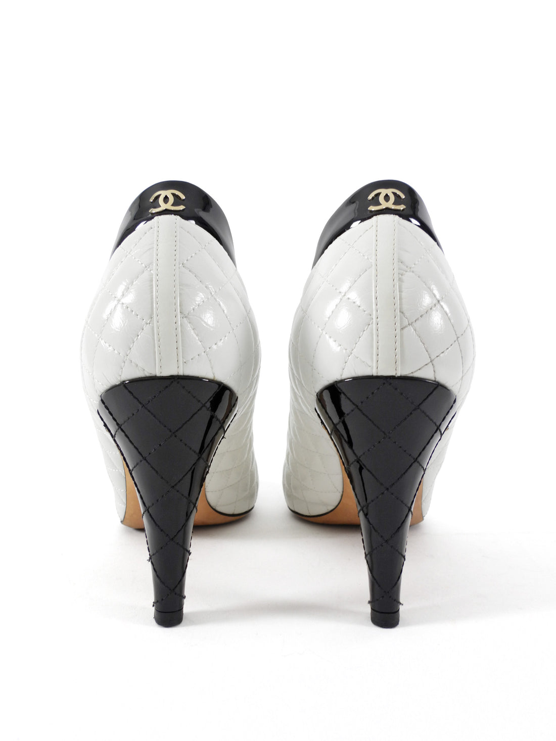 Chanel Black and White Quilted Leather Cap Toe Pumps - 41 (40)