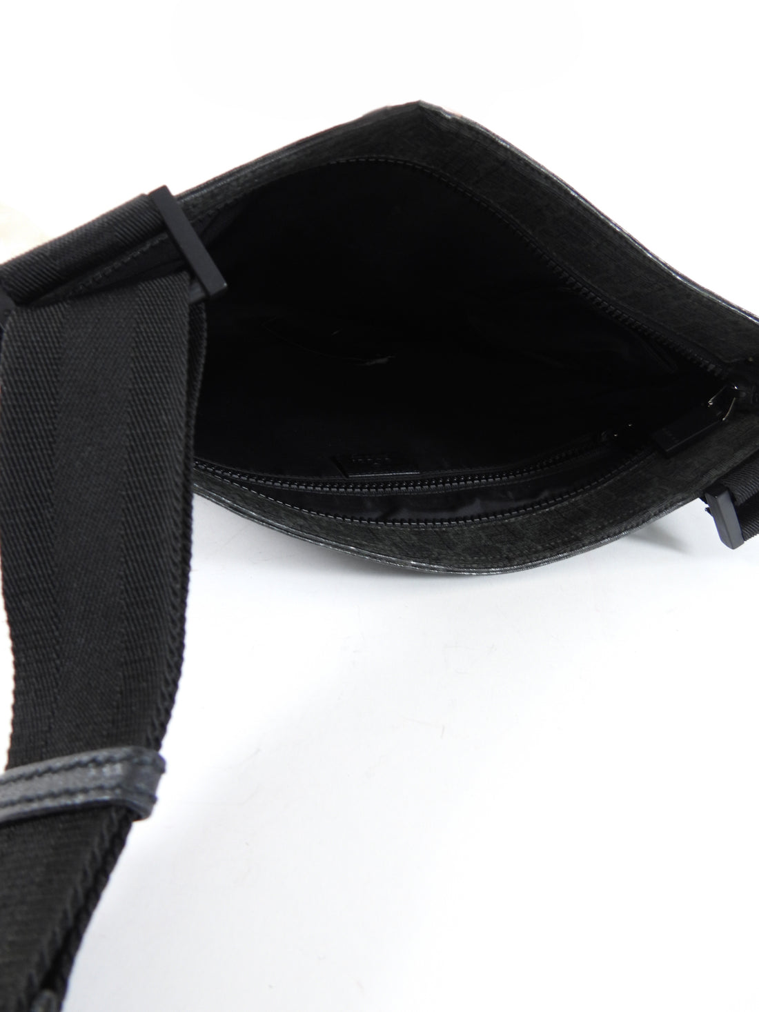 Gucci Monogram Supreme Coated Canvas Black Messenger Bag