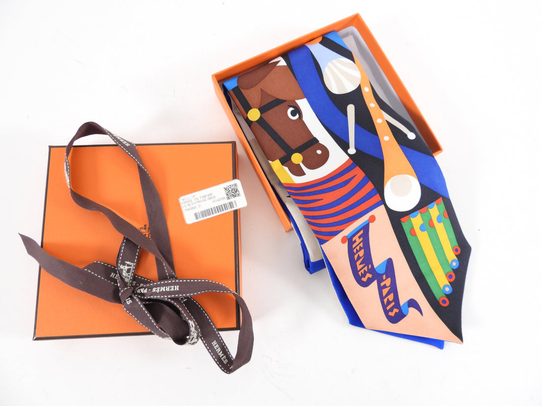 Hermes Parade en Fanfare Souatine Twill Up Scarf