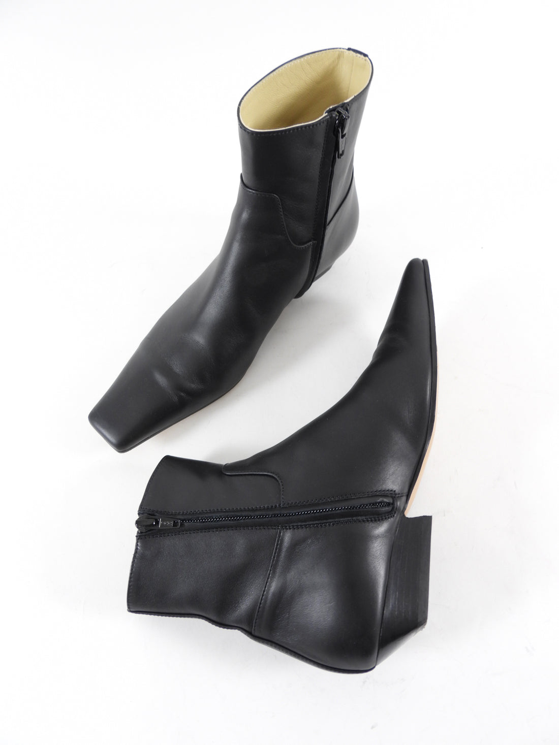 Khaite Black Leather Marfa Ankle Boots - 37