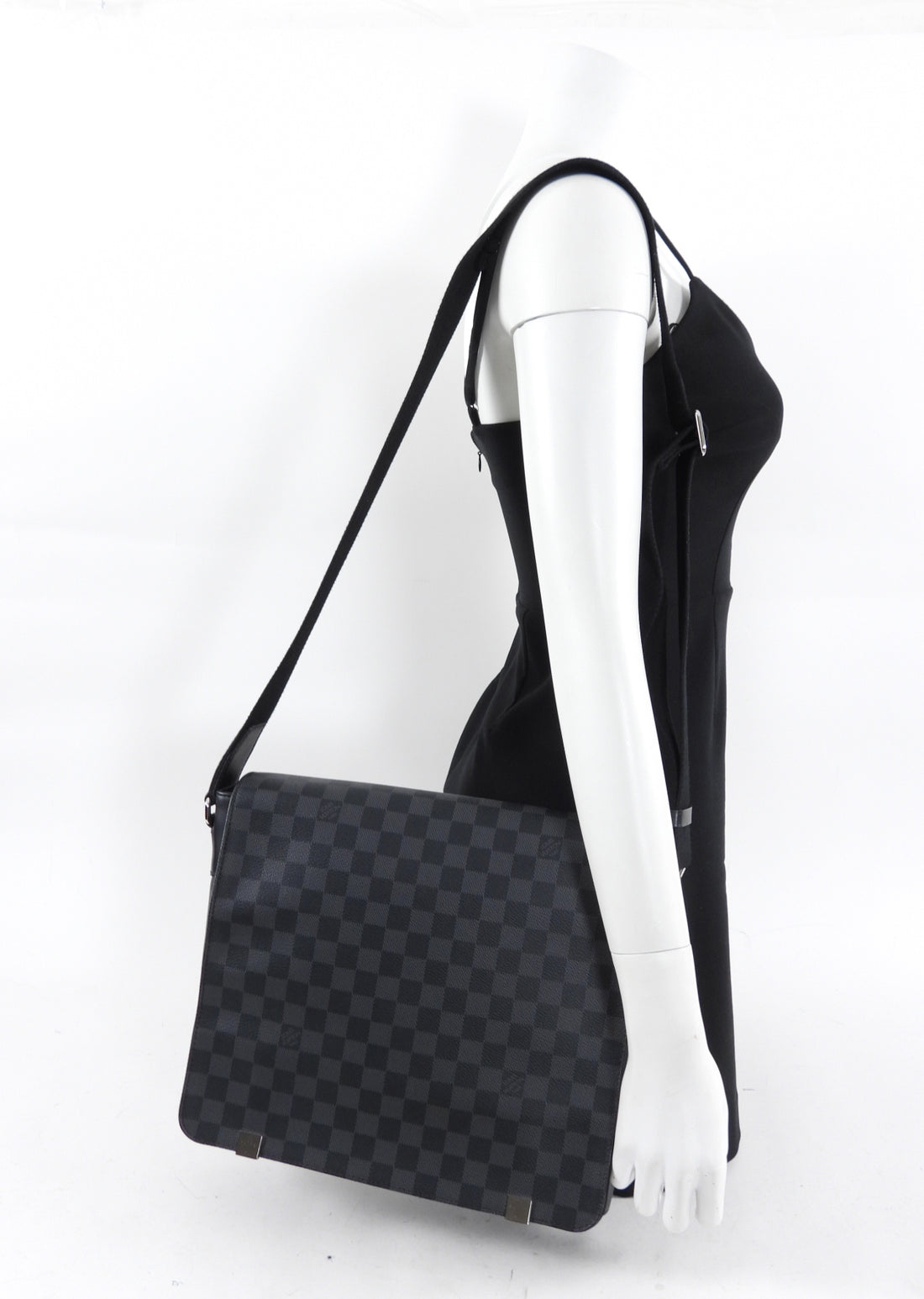 Louis Vuitton Damier Graphite District MM Messenger Bag – I MISS