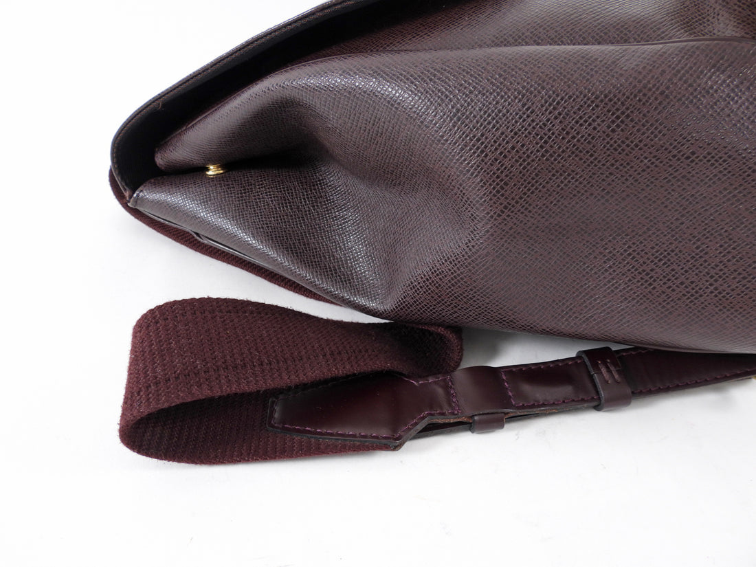 Louis Vuitton Bordeaux Taiga Leather Cassiar Backpack Bag