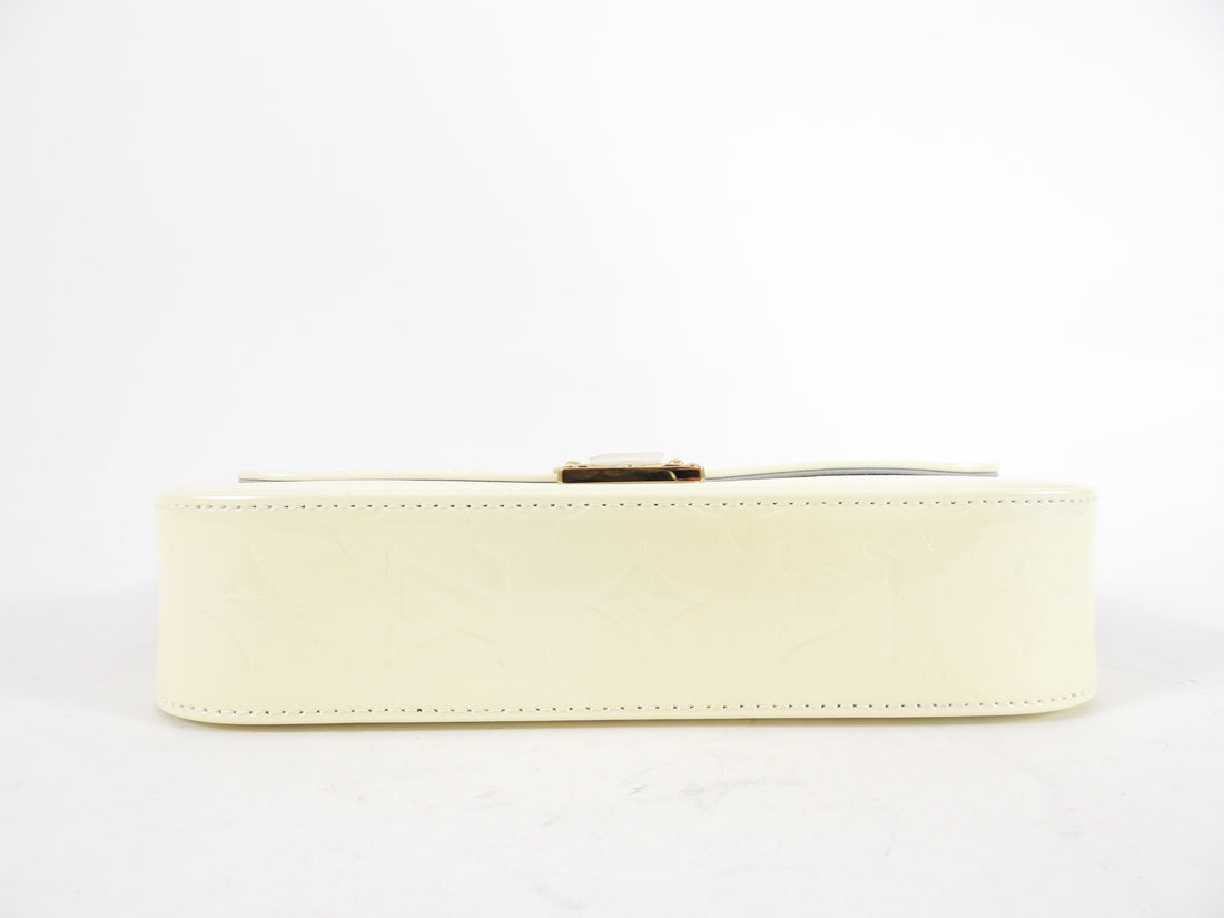 Louis Vuitton Ivory Perle Vernis Malibu Street Baguette Shoulder Bag