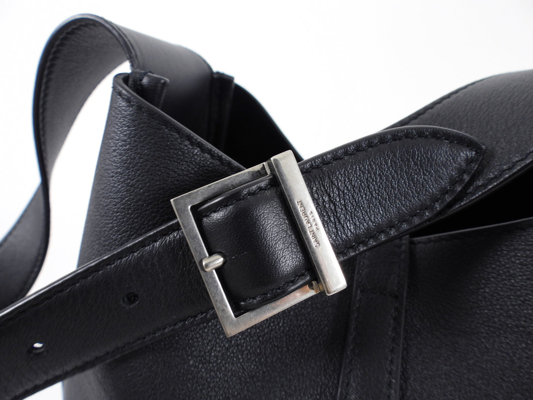Saint Laurent Black Grained Leather Le 5 À 7 Supple Small Shoulder Hobo Bag