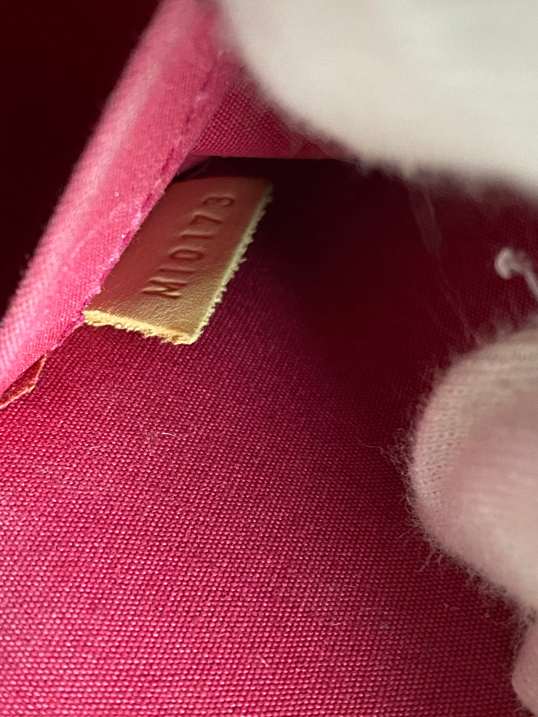 Bolso bandolera fucsia 100 % auténtico Louis Vuitton Alma BB barnis