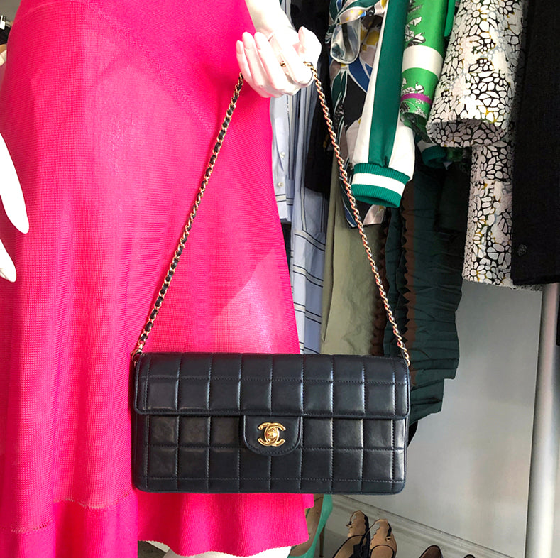 Chanel East-West Reissue Flap Bag - Neutrals Shoulder Bags, Handbags -  CHA979823