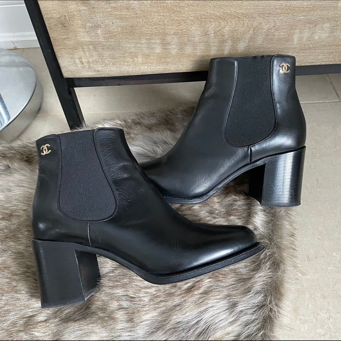 Chanel Black Smooth Leather Block Heel Ankle Boots - 37