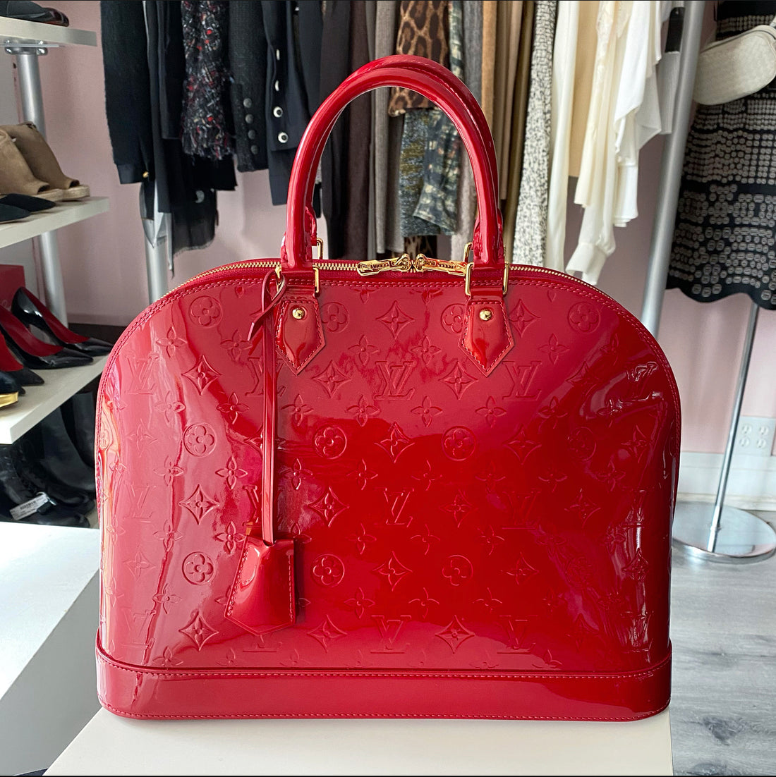 Alma LOUIS VUITTON leather red painted monogram GM bag - VALOIS