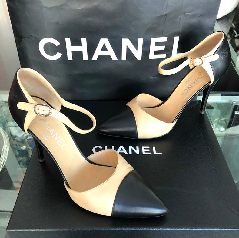 Chanel Iconic TwoTone Toe Cap Slingback Heels US 75  8  IT 38   sororité